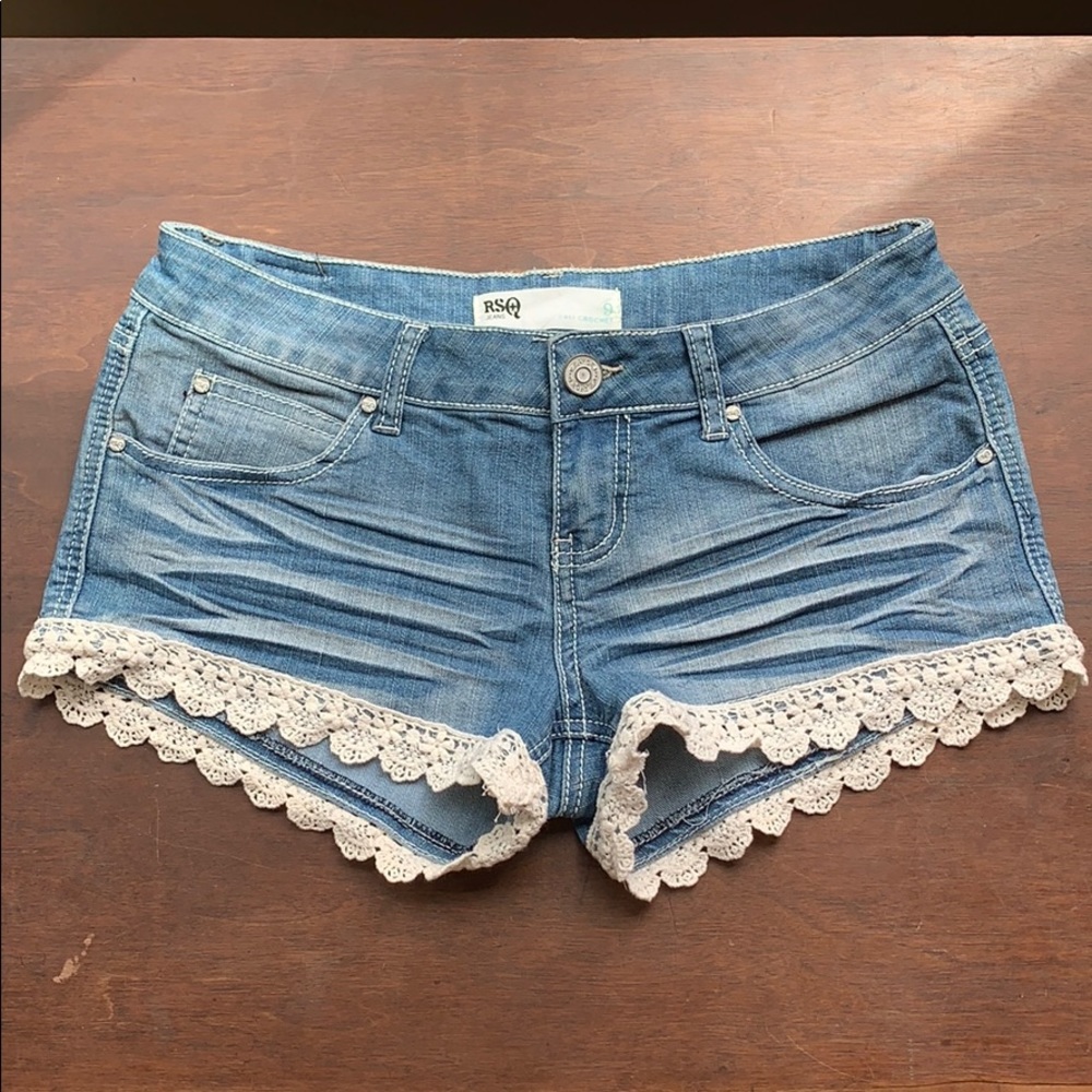 RSQ Cali Crochet Shorts Size 9